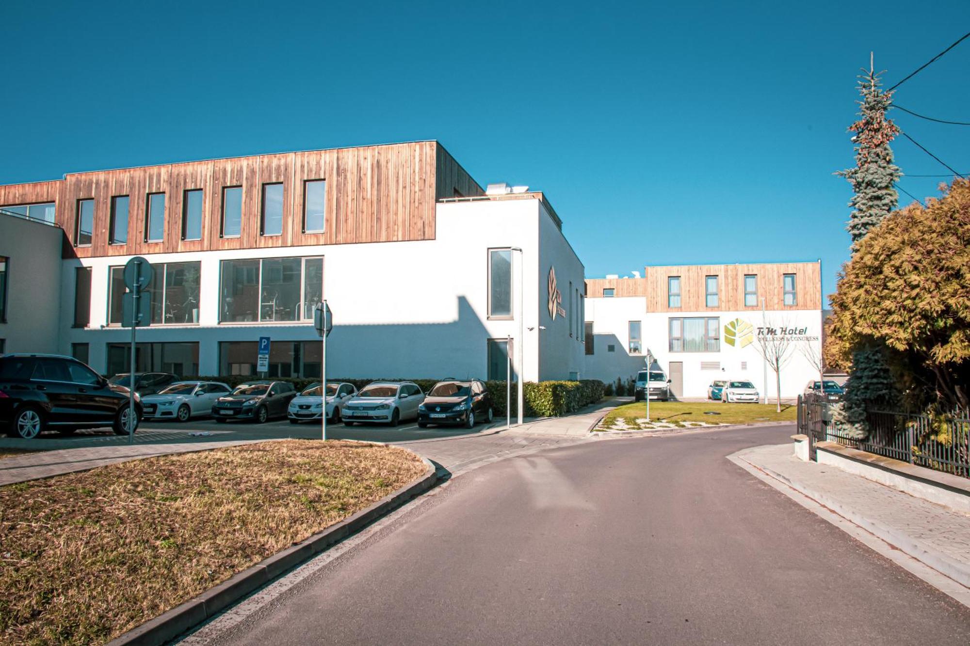 Rm Hotel Wellness & Congress Prievidza Eksteriør billede