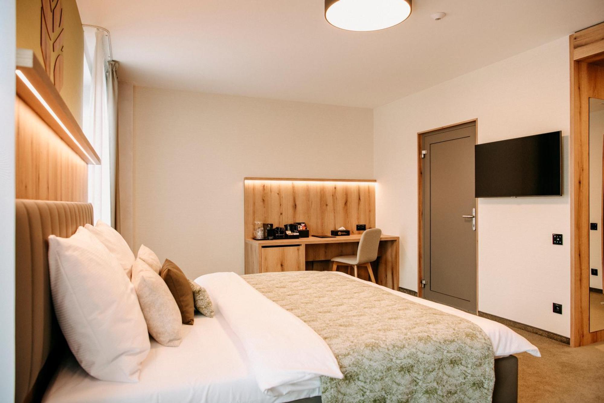 Rm Hotel Wellness & Congress Prievidza Eksteriør billede