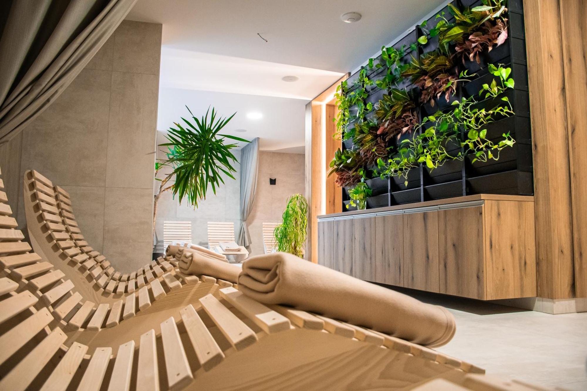 Rm Hotel Wellness & Congress Prievidza Eksteriør billede