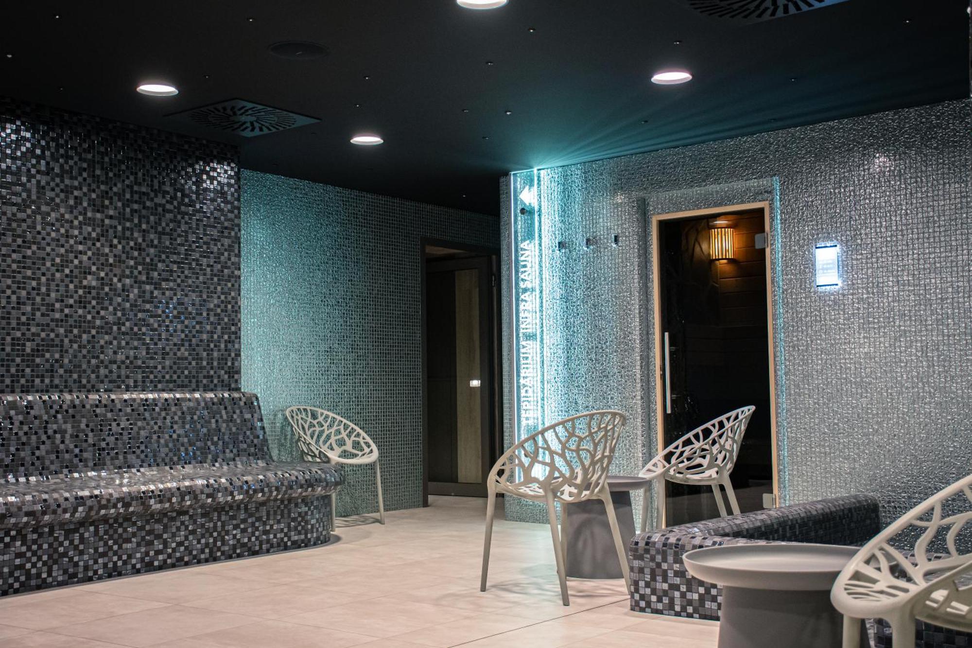 Rm Hotel Wellness & Congress Prievidza Eksteriør billede