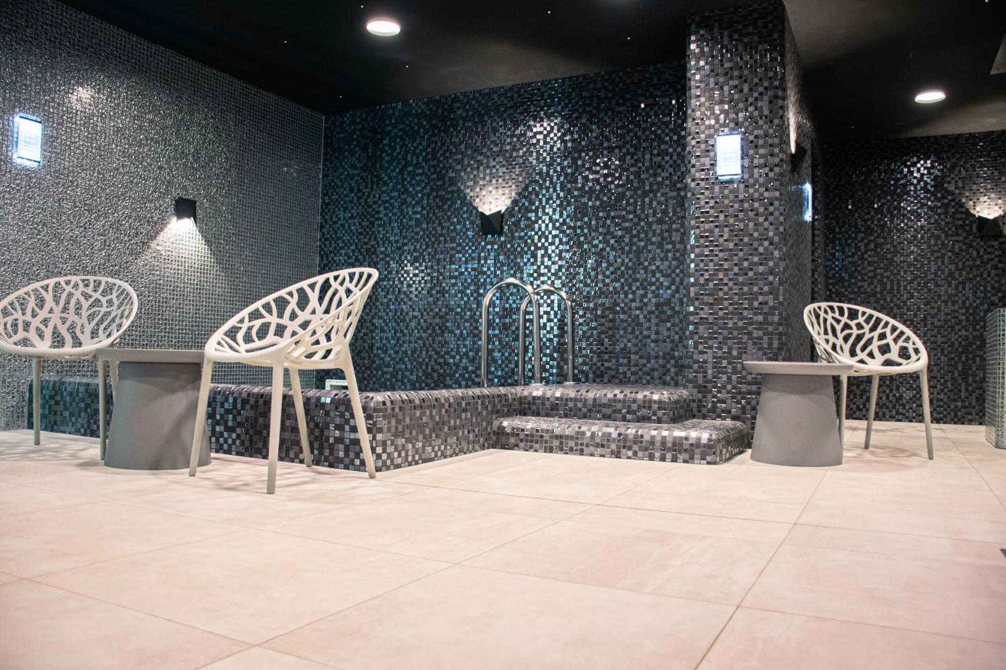 Rm Hotel Wellness & Congress Prievidza Eksteriør billede