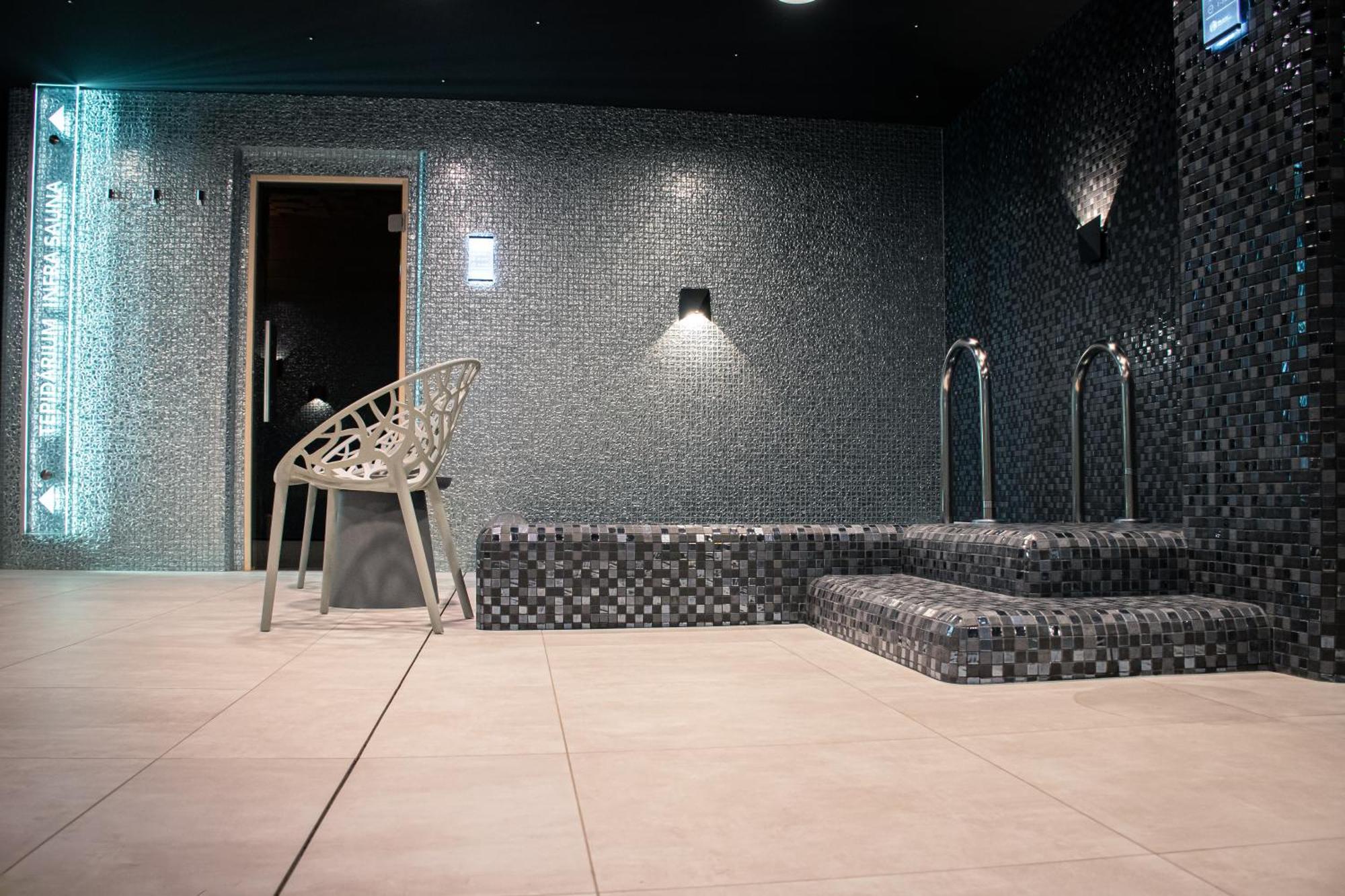 Rm Hotel Wellness & Congress Prievidza Eksteriør billede