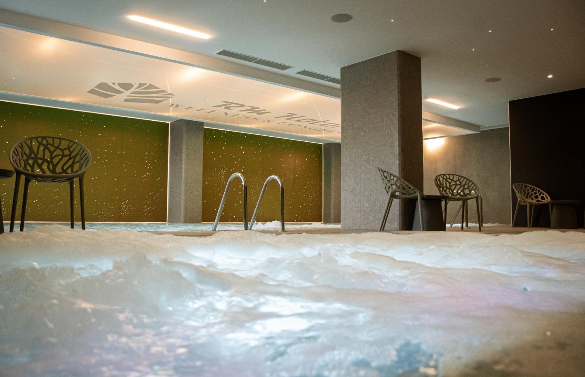 Rm Hotel Wellness & Congress Prievidza Eksteriør billede