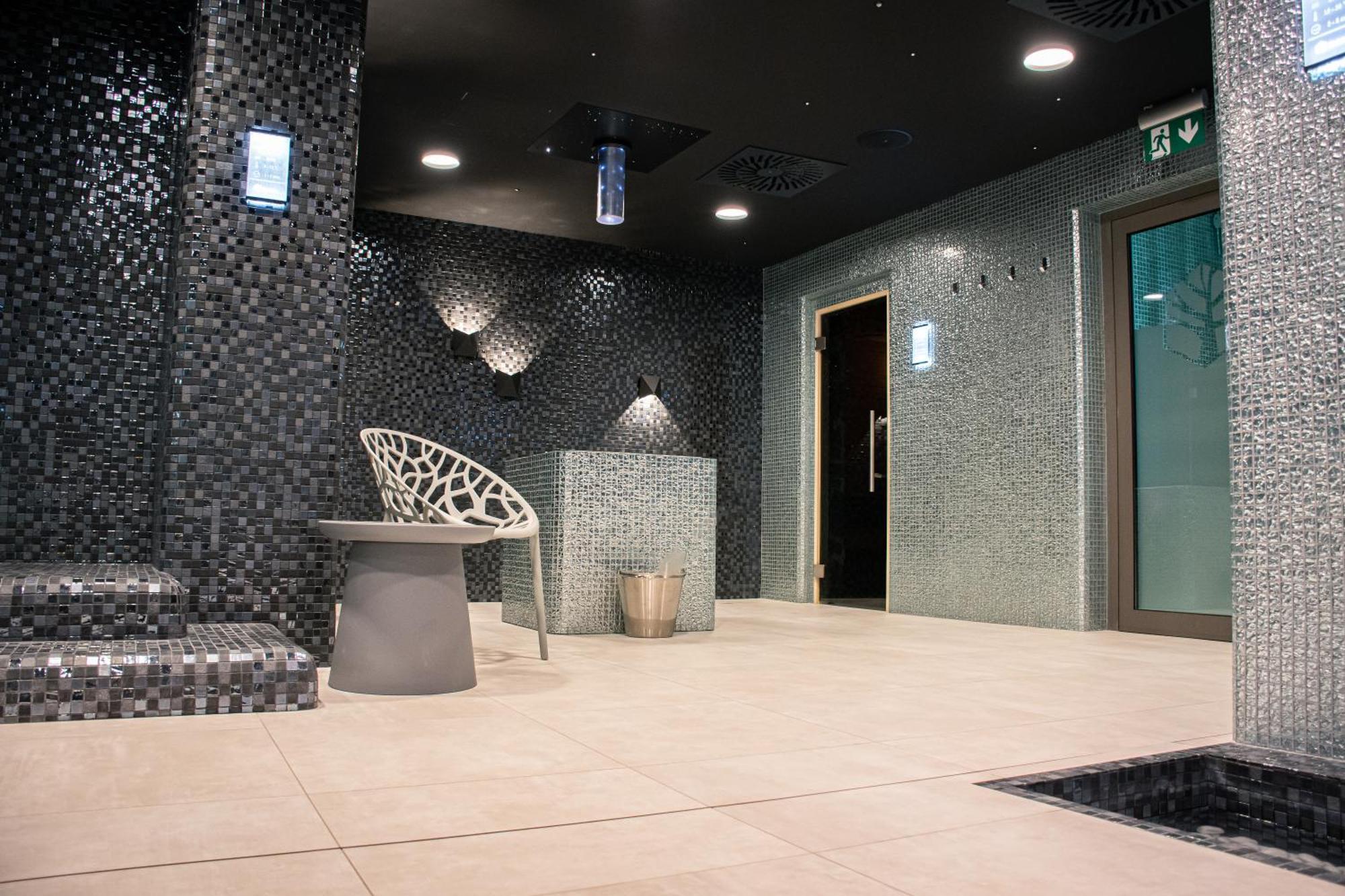 Rm Hotel Wellness & Congress Prievidza Eksteriør billede