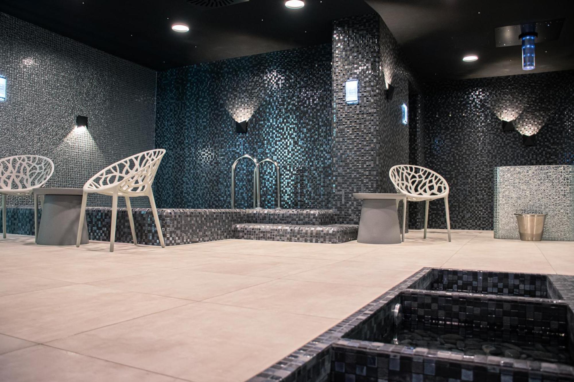 Rm Hotel Wellness & Congress Prievidza Eksteriør billede